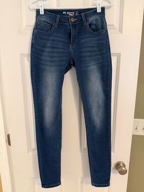 Born Primitive FLEX STRETCHY
MID-RISE SKINNY JEAN